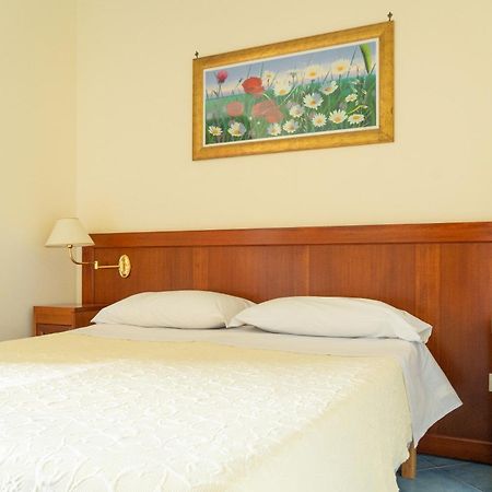 Villa Acacia Ponza Exteriör bild