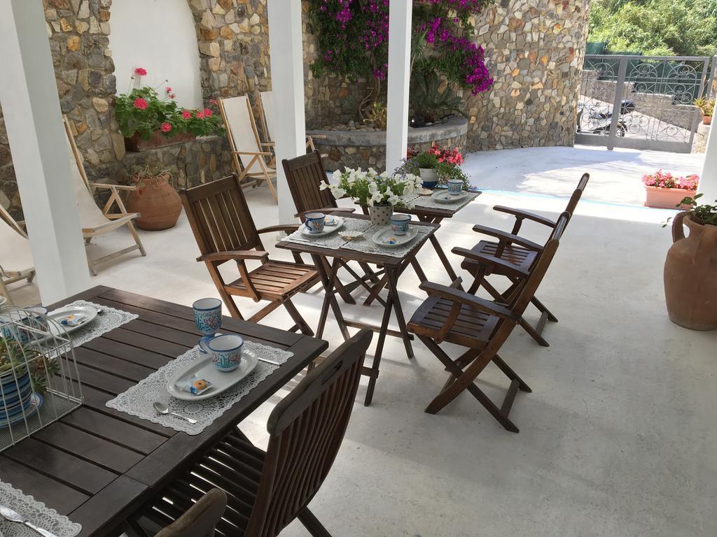 Villa Acacia Ponza Exteriör bild